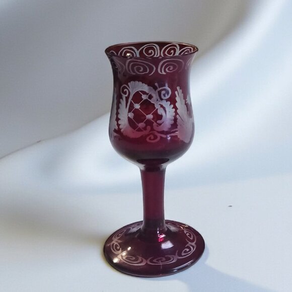 Antique Edwardian Ruby Red Etched Czech Cordial Glass – Vintage Barware - Picture 4 of 9